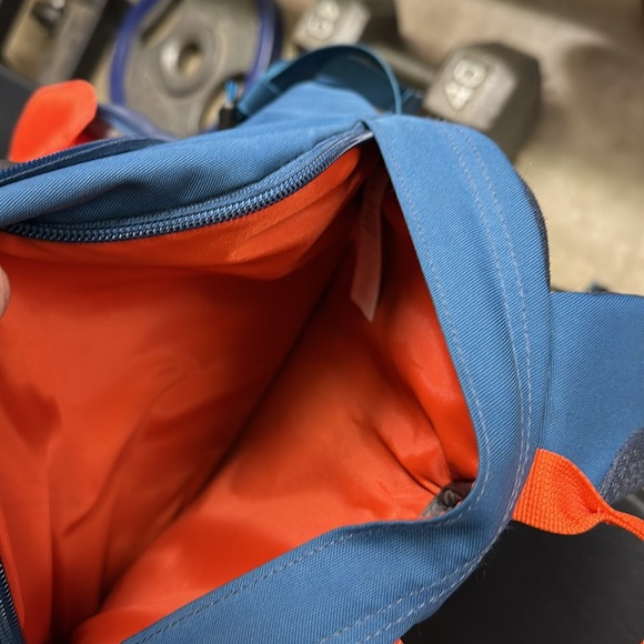 Patagonia Refugio 28L backpack blue/orange - Picture 6 of 9